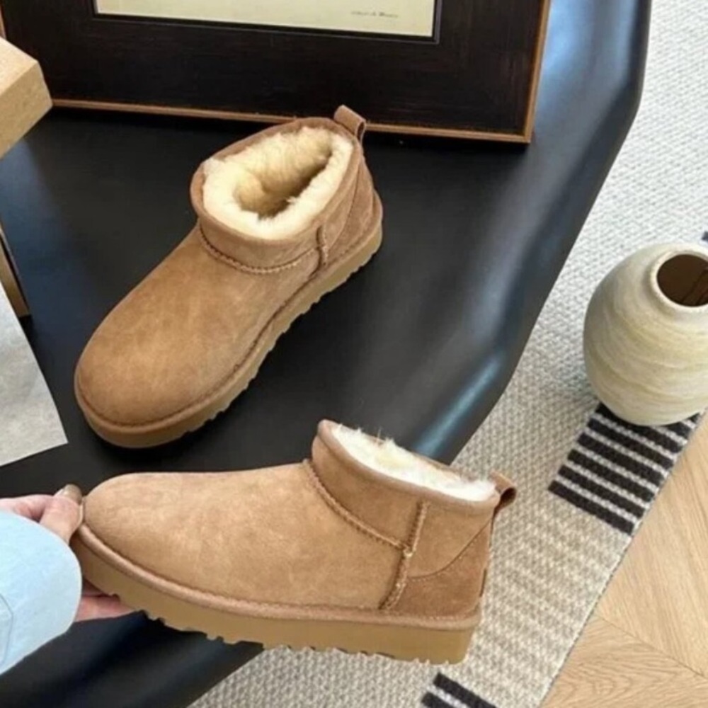 UGG Classic Ultra Mini Boots - Picture 2 of 6
